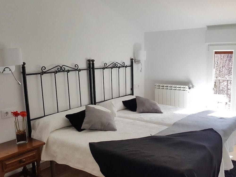 Hostal Nevandi Еспинама Екстериор снимка